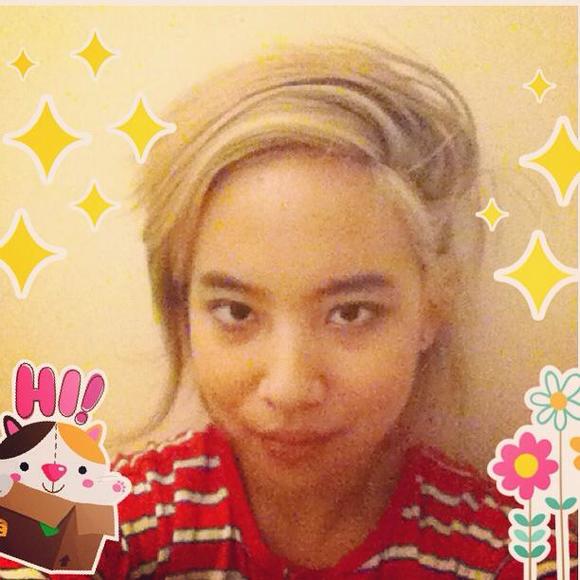 Meet your Posher, Carnelia - Picture 1 of 1